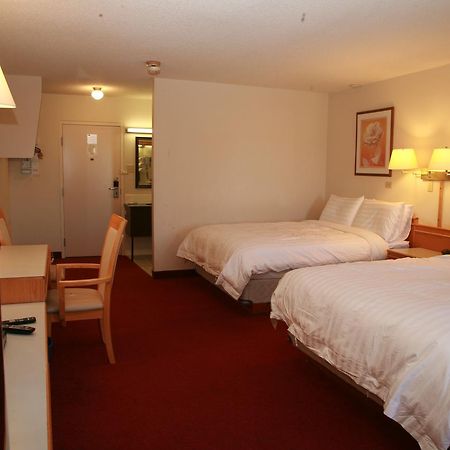 Widus Inn Swift Current Kültér fotó